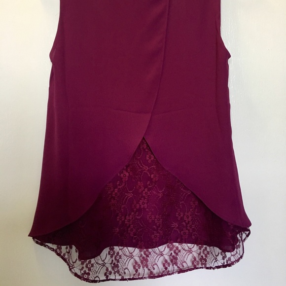 NWT Guess Sleeveless Lace Back Top - Picture 3 of 4